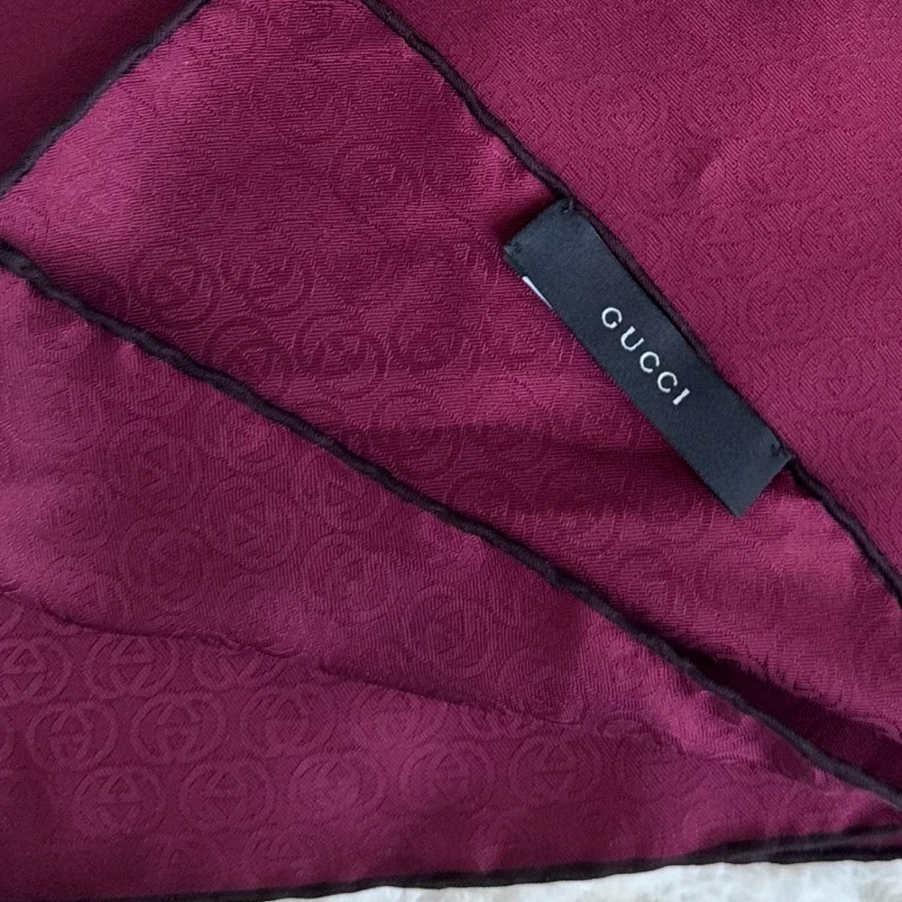 GUCCI Monogram Silk Scarf Burgundy - Picture 5 of 10